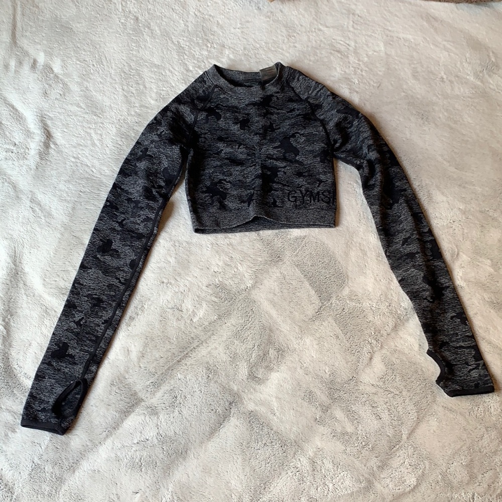 Gymshark Women’s Dark Gray Camo Long-Sleeve Crop Top